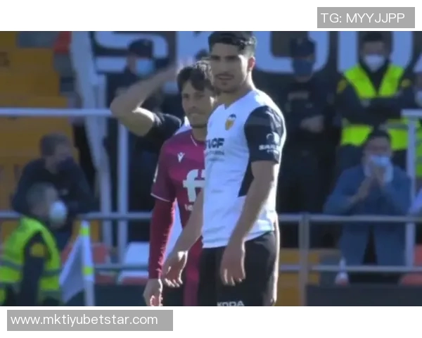 小蜘蛛状态低迷六轮西甲未进球本场60分钟被格列兹曼替换下场 小蜘蛛状态低迷六轮西甲未进球本场60分钟被格列兹曼替换下场