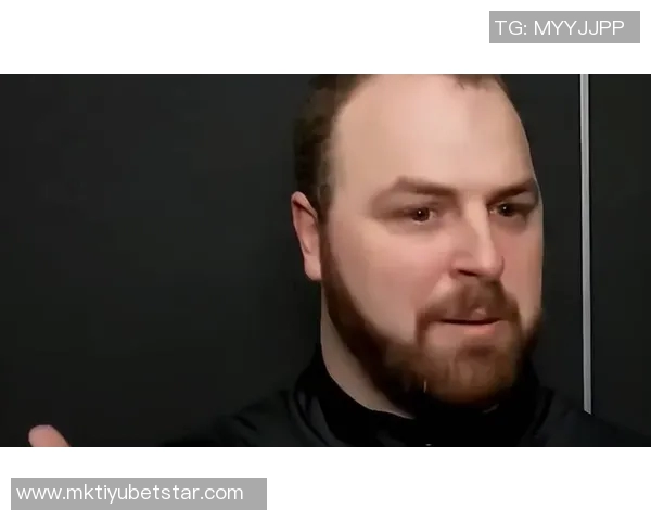 杨瀚森以丑香打法震慑老詹用塑料英语调侃湖蜜引发热议