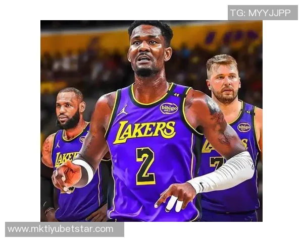 艾顿加盟湖人后将如何影响球队表现布克表示期待未来发展