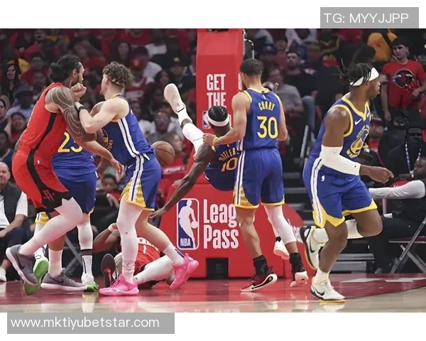 巴特勒强调团队合作的重要性勇士逆转19分展现追梦精神 巴特勒强调团队合作的重要性勇士逆转19分展现追梦精神